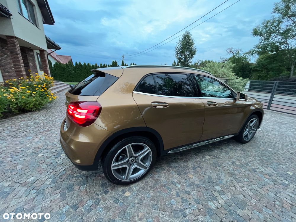 Mercedes-Benz GLA 220 4-Matic AMG Line - 11