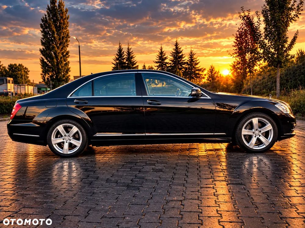 Mercedes-Benz S-Class 2010 photo 2