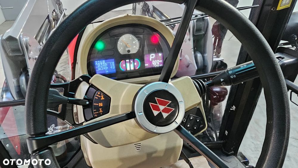 Massey Ferguson 5611 Dyna 4 Klimatyzacja Transport 5711 Dyna  5455Dyna6 Arion 420 5608, 5609, 5610, 5611, 5612, 5613 Ursus Zetor - 6