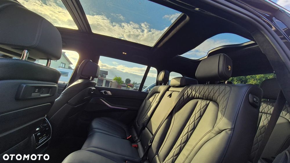 BMW X7 M50i sport - 28