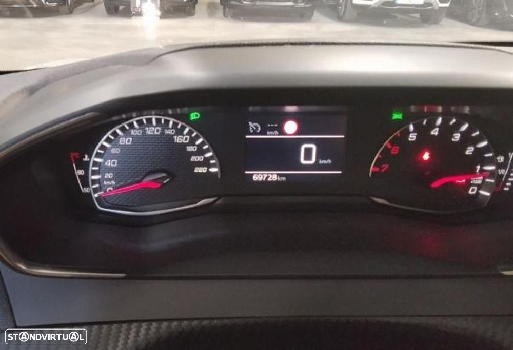 Peugeot 208 - 6