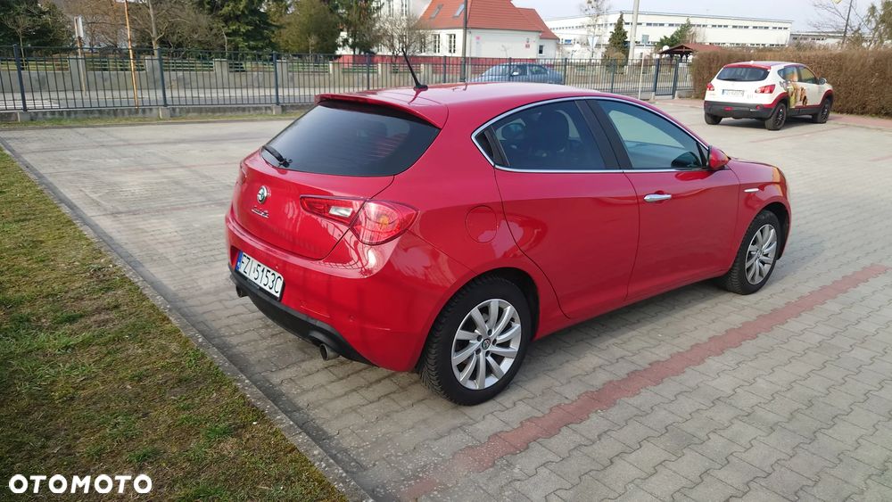 Alfa Romeo Giulietta 2.0 JTDM 16V Super - 5
