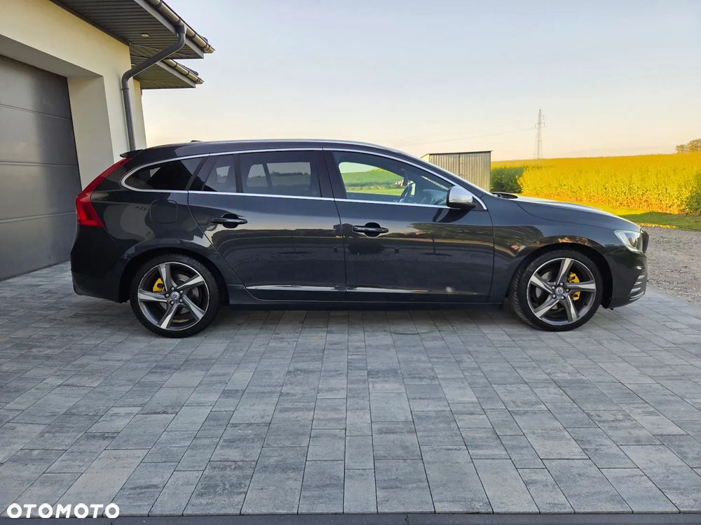 Volvo V60 D4 Drive-E R-Design Summum - 13