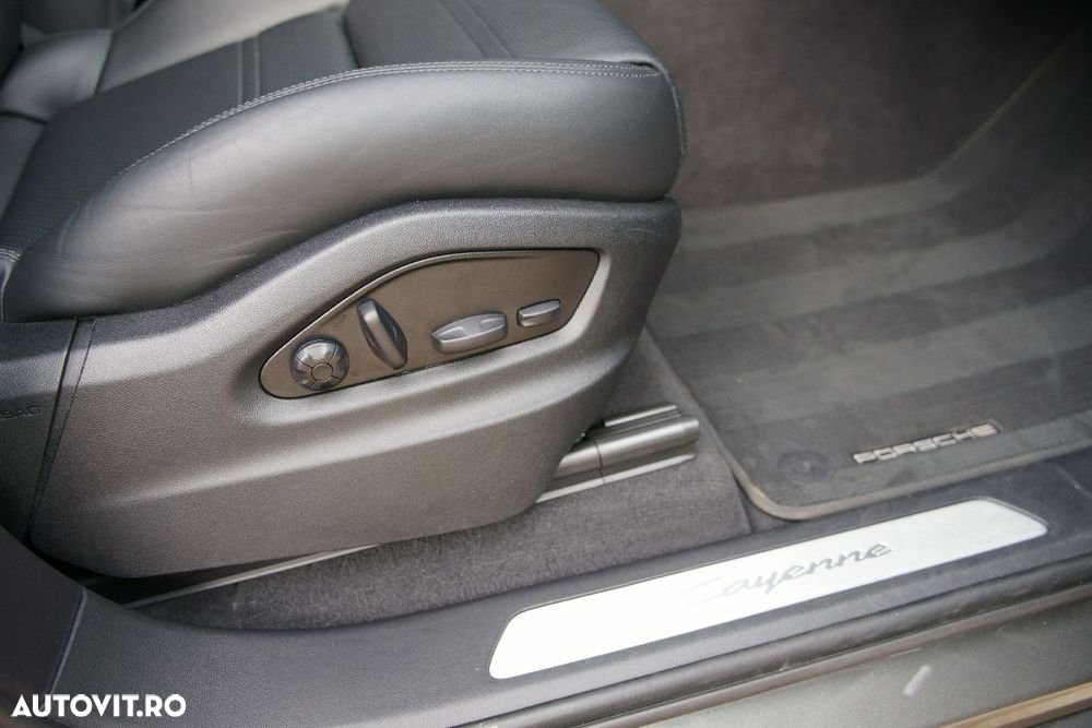 Porsche Cayenne E-Hybrid Tiptronic S - 12