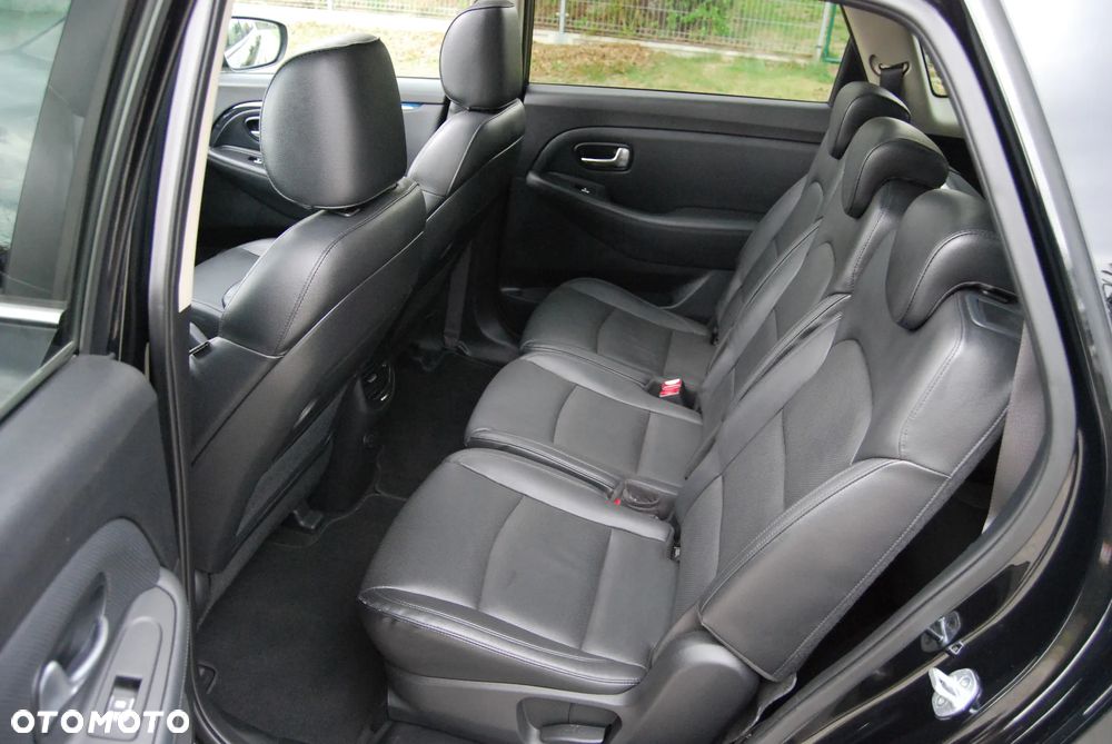 Kia Carens 1.7 CRDi 141 Dream Team Edition - 21