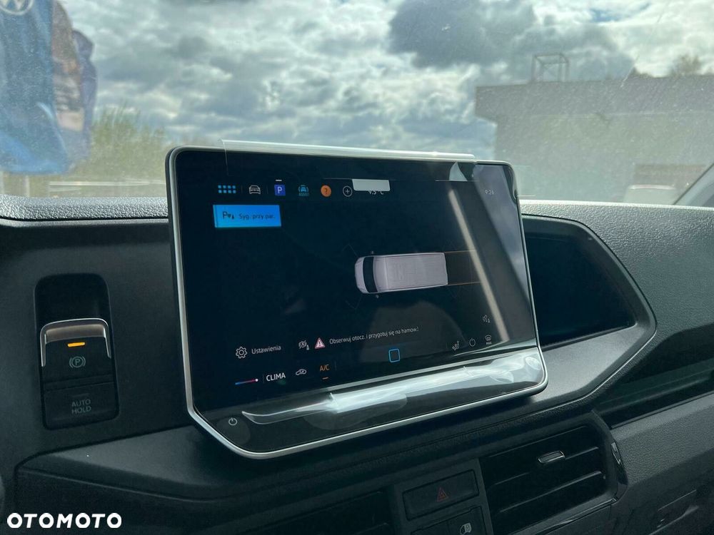 Volkswagen Crafter 35 Furgon, silnik: 2,0 l  130 kW, skrzynia biegów: napęd 4MOTION, automatyczna 8-biegowa rozstaw osi: 3640 mm - 10