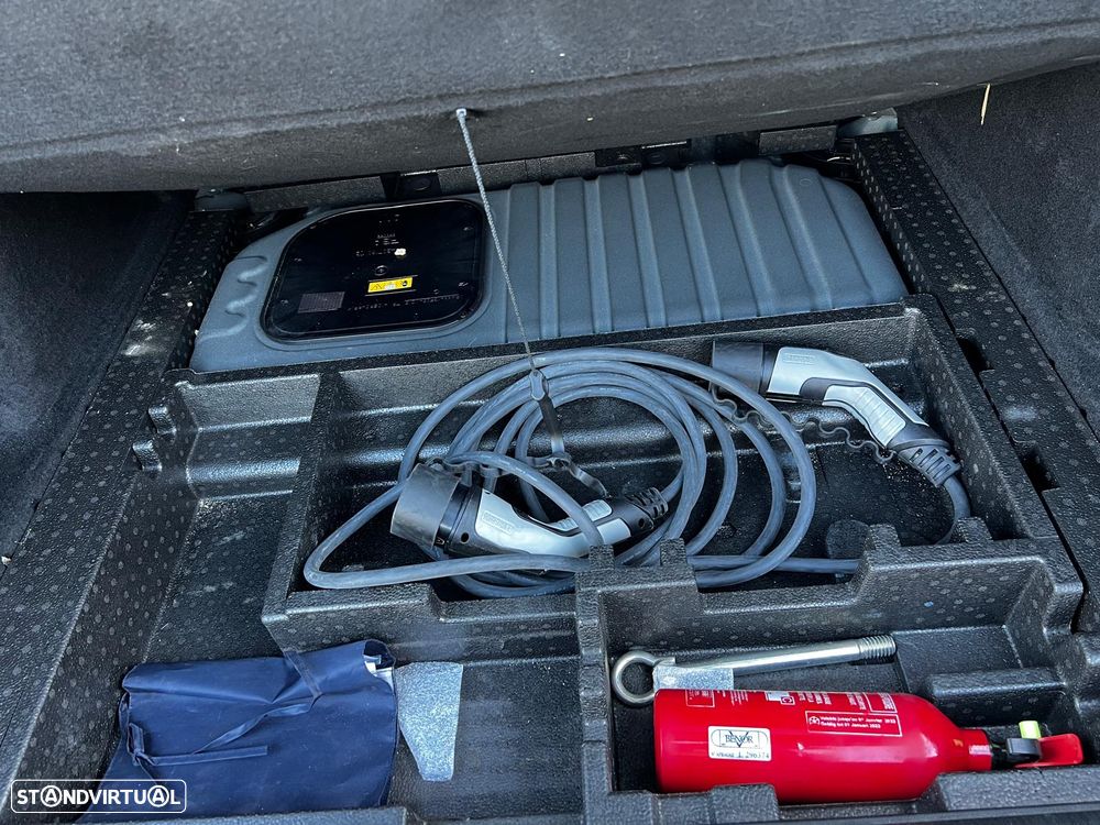 Peugeot 308 SW Plug-In Hybrid 225 e-EAT8 GT - 10