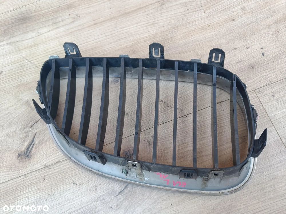 BMW E60 E61 NERKA ZDERZAKA MASKI CHROM LEWA ATRAPA GRIL ORYGINAŁ 7065701 - 4
