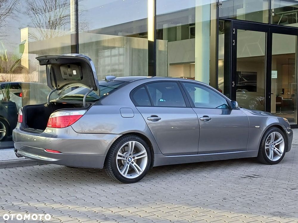 BMW Seria 5 540i - 37
