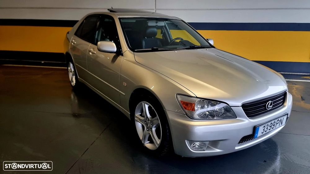 Lexus IS 200 Standard - 2
