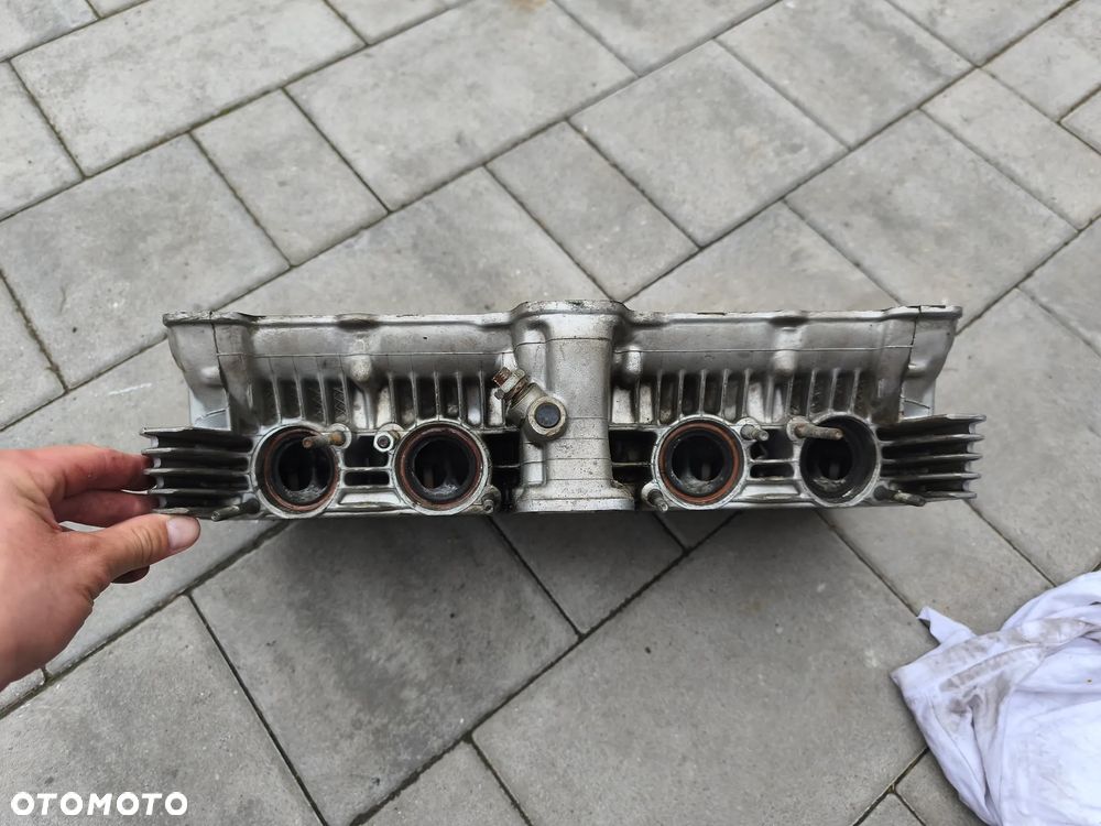 Głowica, zawory Honda CB 750 Boldor - 17