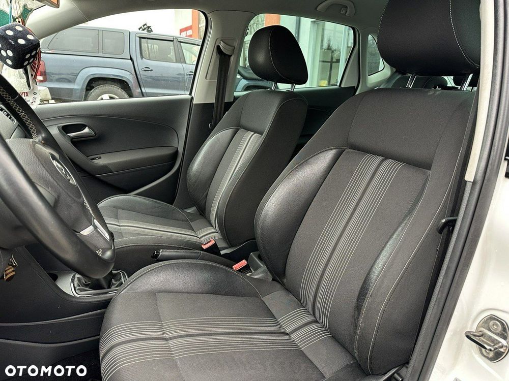 Volkswagen Polo 1.2 TSI MATCH - 16