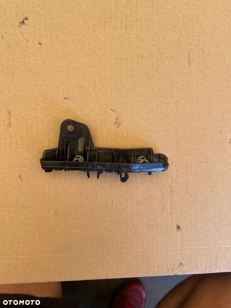 Renault Clio 5 V lift NOWY ! ORYGINALNY ! PRAWY ŚLIZG WSPORNIK MOCOWANIE ZDERZAKA BŁOTNIKA  PRZEDNIEGO PRAWY PRZEDNI PRZÓD W zderzak 622401565R Kaptur II - 3