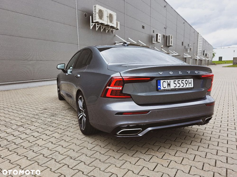 Volvo S60 T4 R-Design - 11