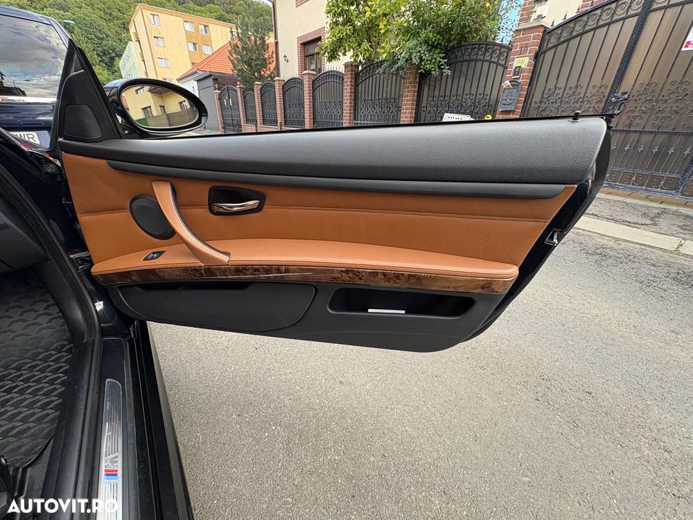 BMW Seria 3 325d Aut. - 33