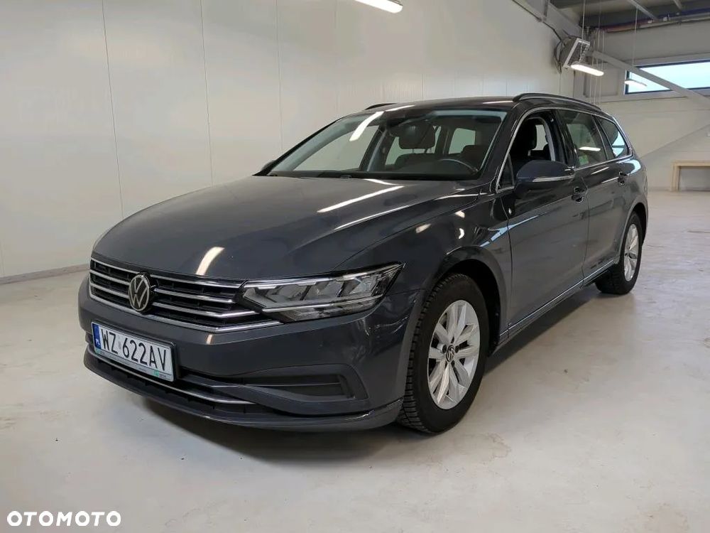 Volkswagen Passat - 1