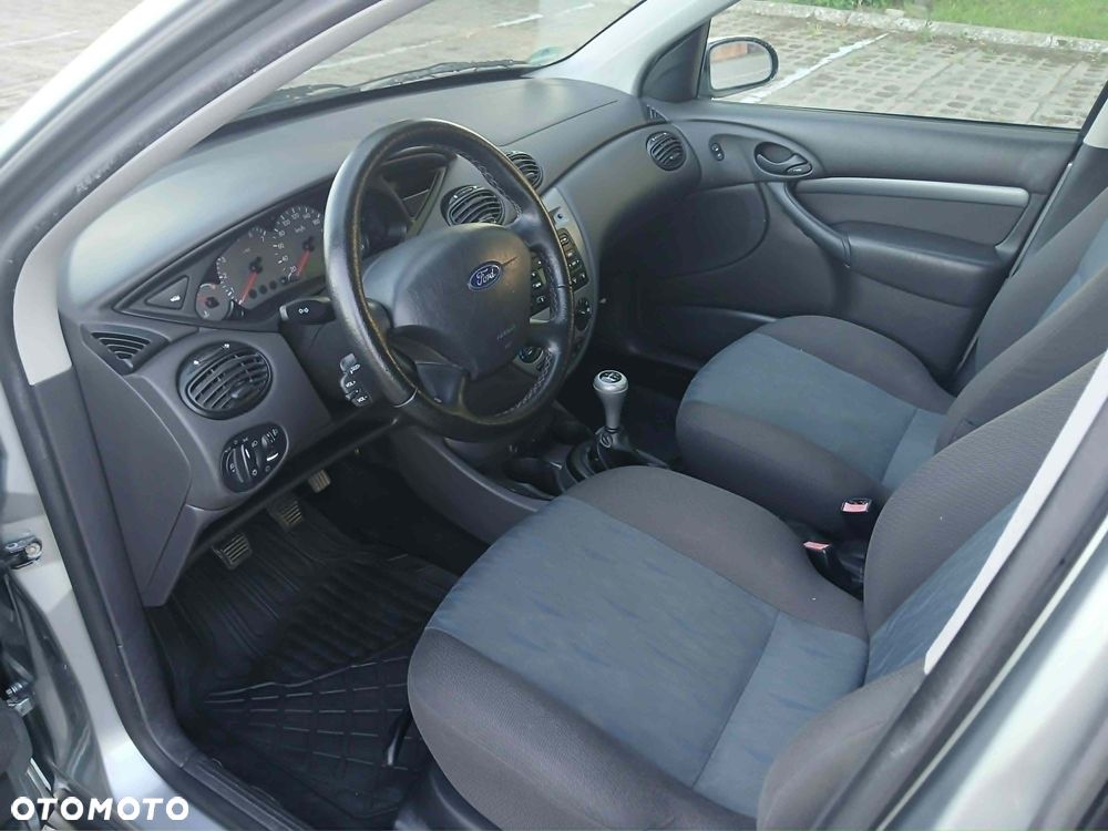 Ford Focus - 10