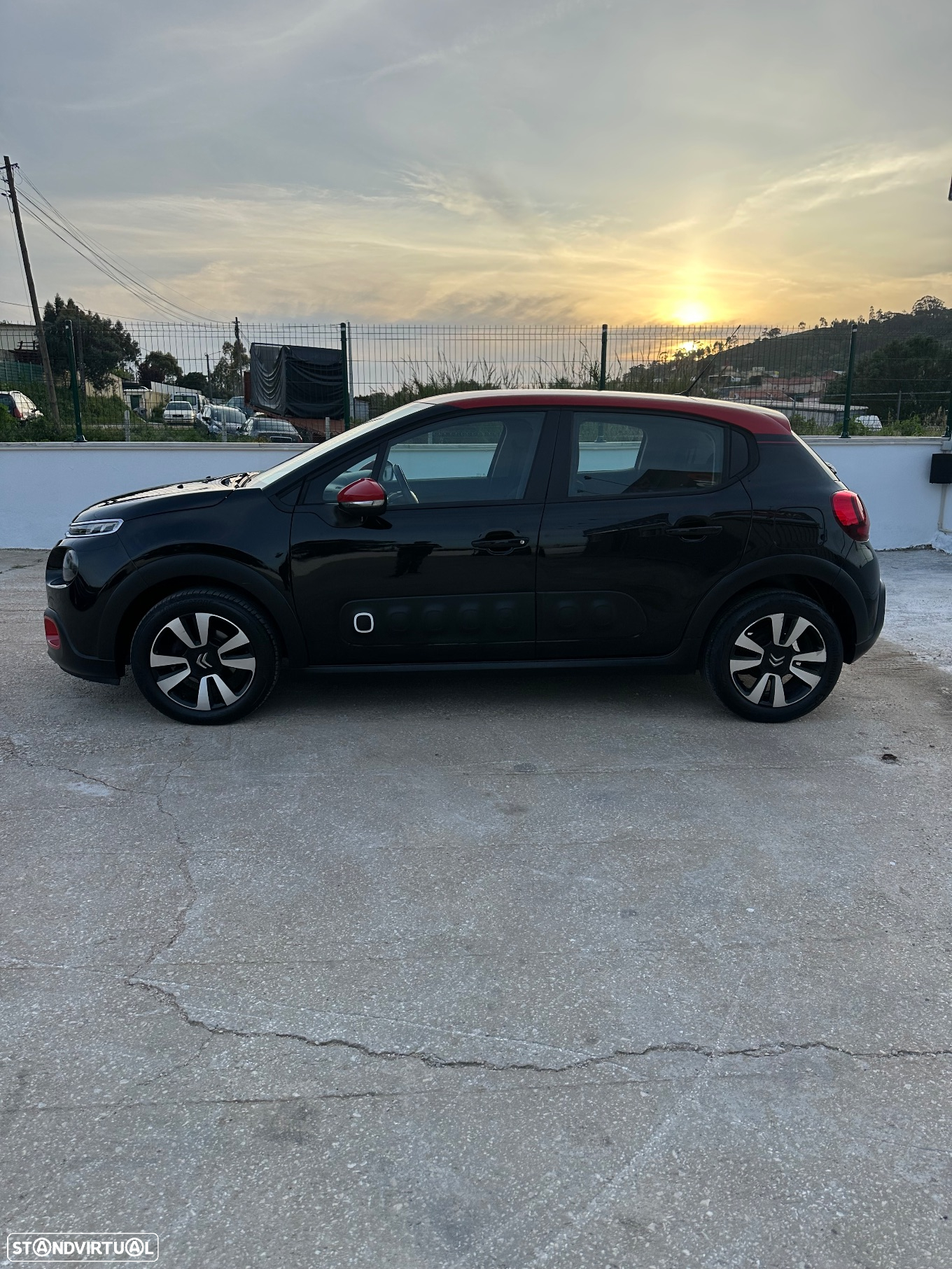 Citroën C3 1.2 PureTech Shine - 17