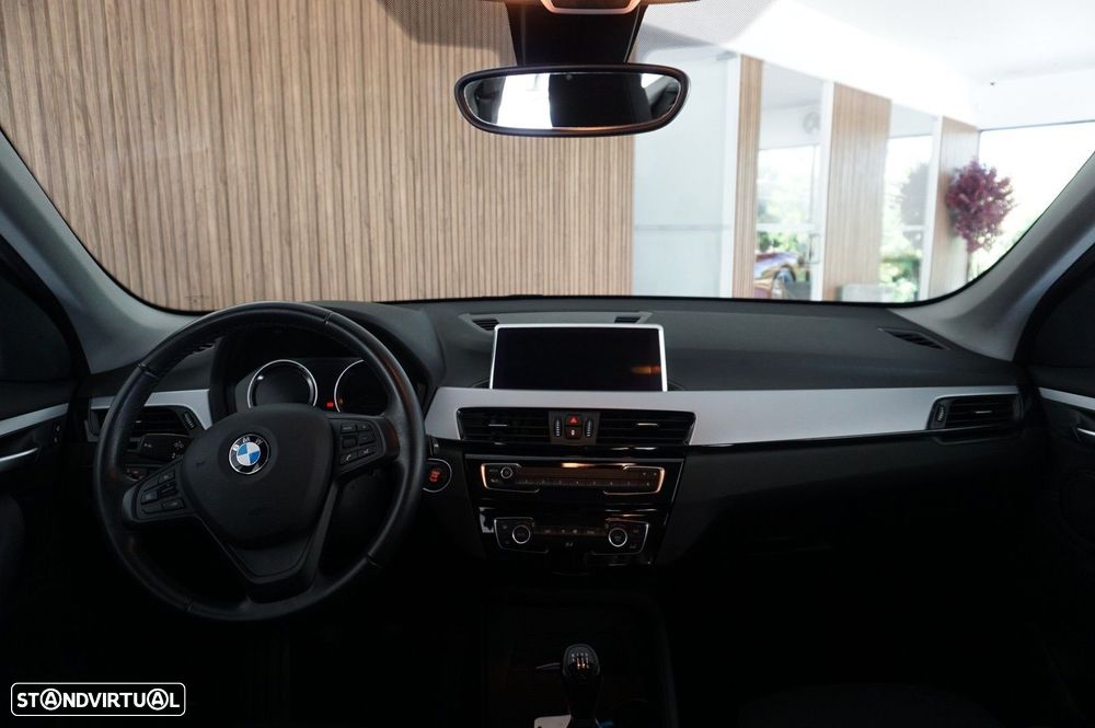 BMW X1 18 i sDrive Line Sport - 40