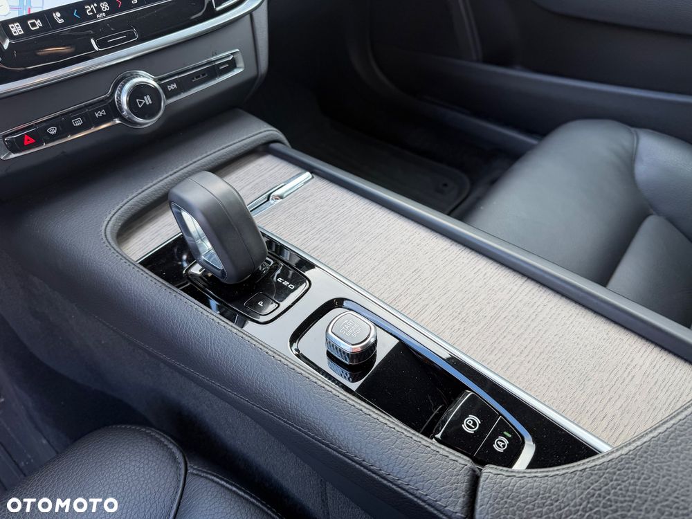 Volvo V90 Cross Country D5 AWD Pro - 31