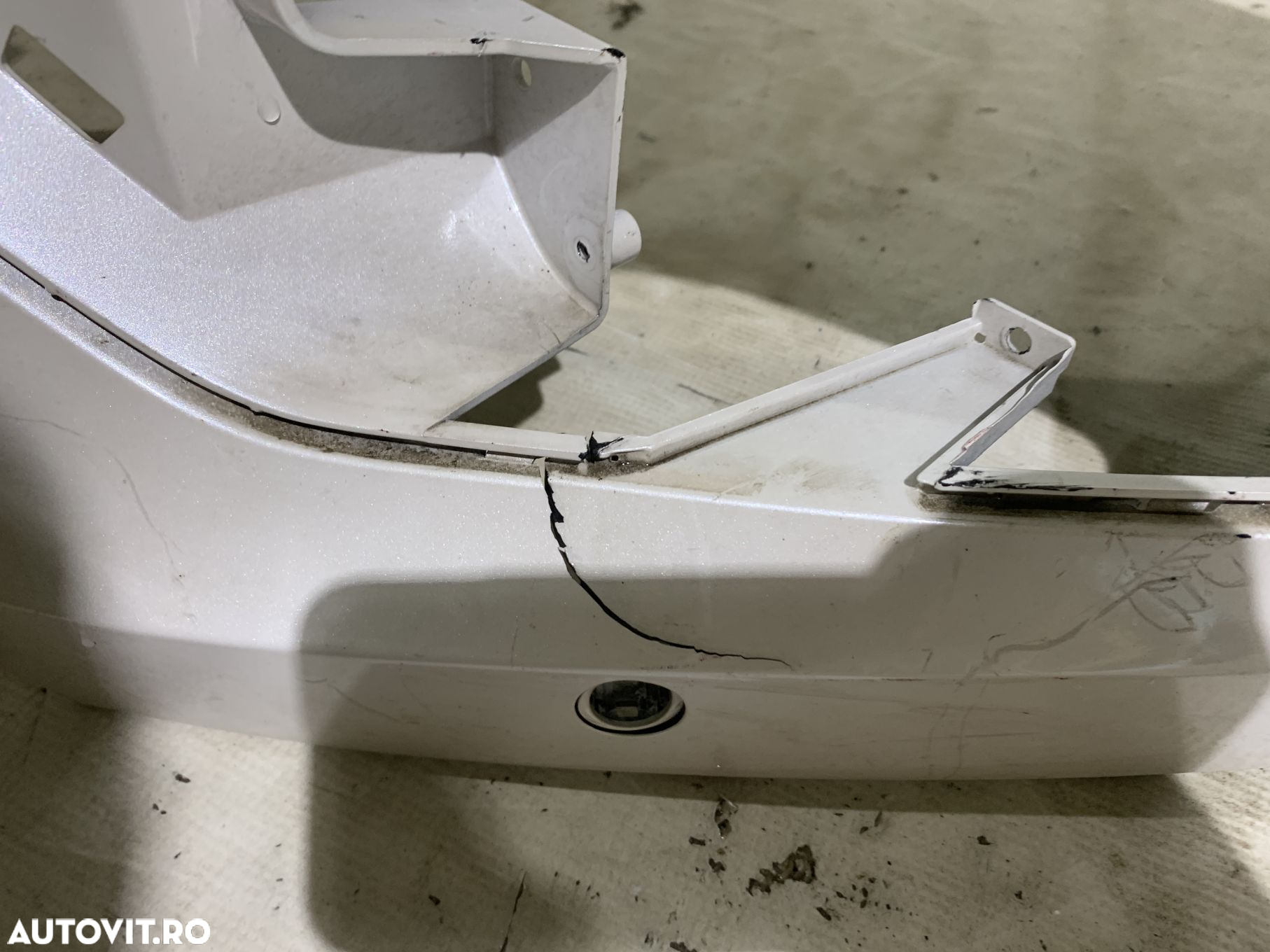 Bara fata Ford Kuga, 2017, 2018, 2019, cod origine OE GV44-17757-V, cu gauri pentru spalatori faruri si senzori de parcare (4). In stare foarte buna. - 7