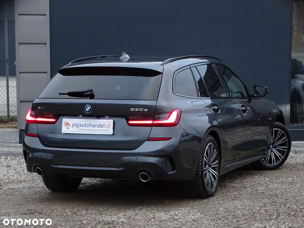 BMW Seria 3 330e xDrive M Sport - 5