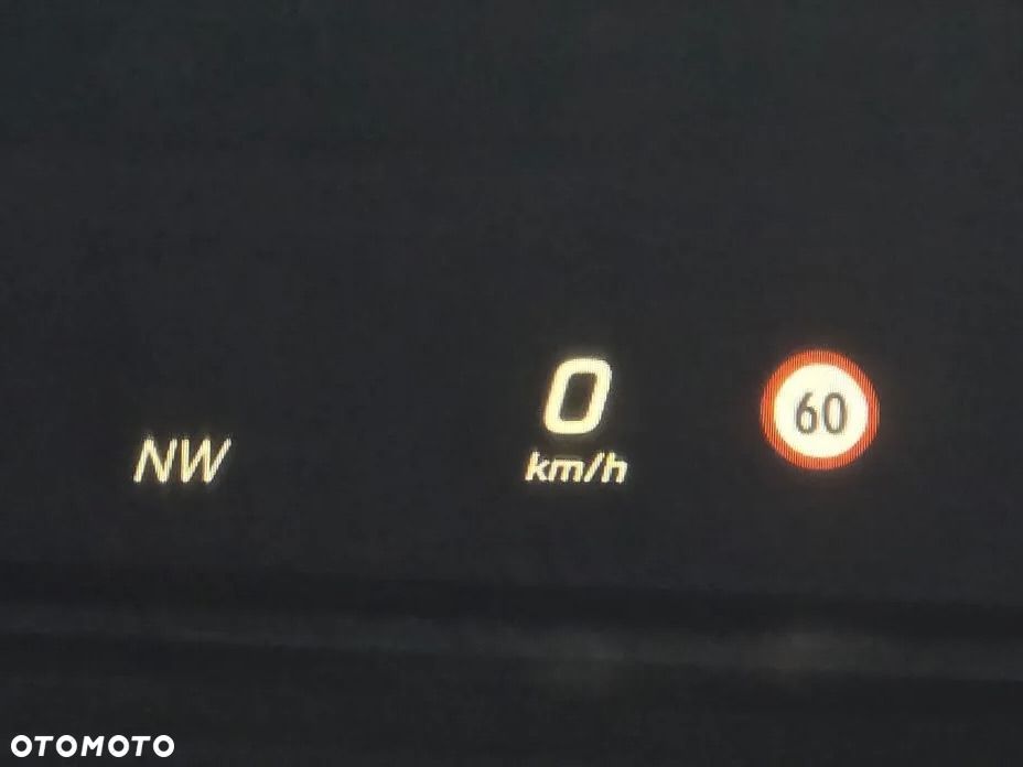 Mercedes-Benz Klasa E 220 d 4Matic All-Terrain 9G-TRONIC Exclusive - 16