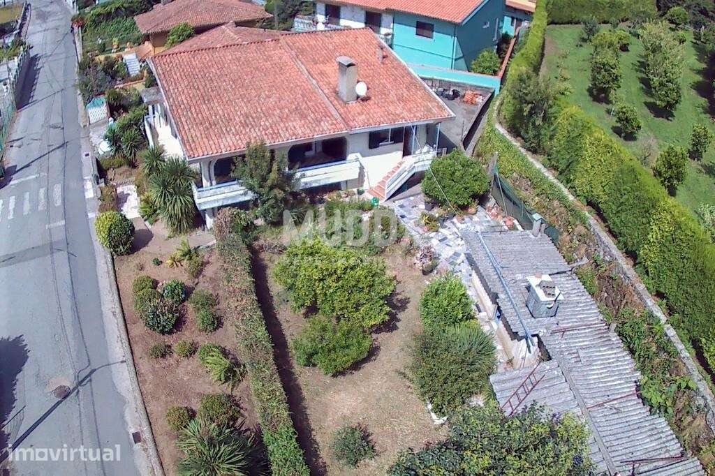 Moradia BI-FAMILIAR com amplas varandas - Grande imagem: 4/47