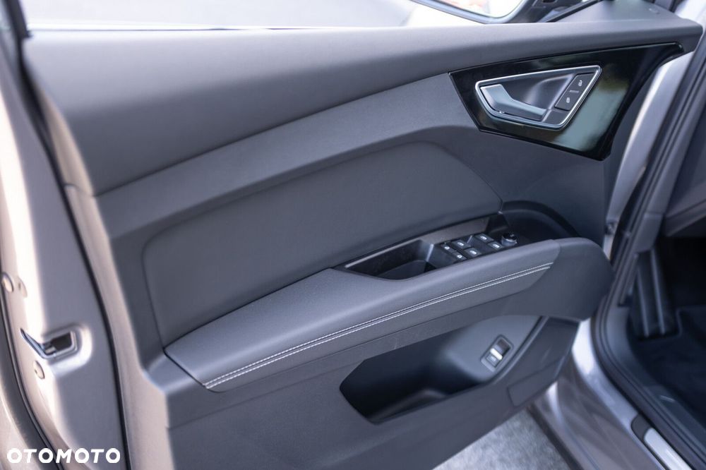 Audi Q4 e-tron - 15