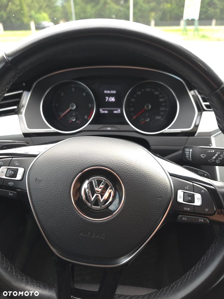 Volkswagen Passat 2.0 TDI SCR 4Mot DSG Comfortline - 10