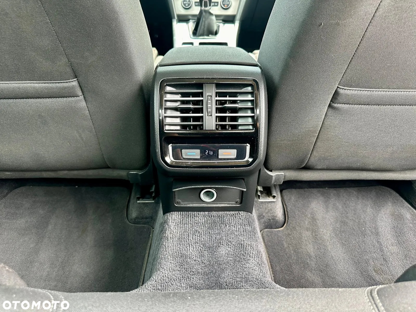 Volkswagen Passat - 16