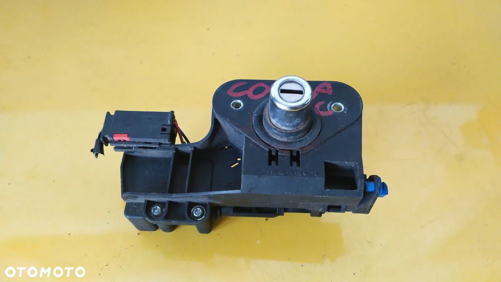 CORSA C ZAMEK WKŁADKA TYŁ KLAPY 90534785 - 1