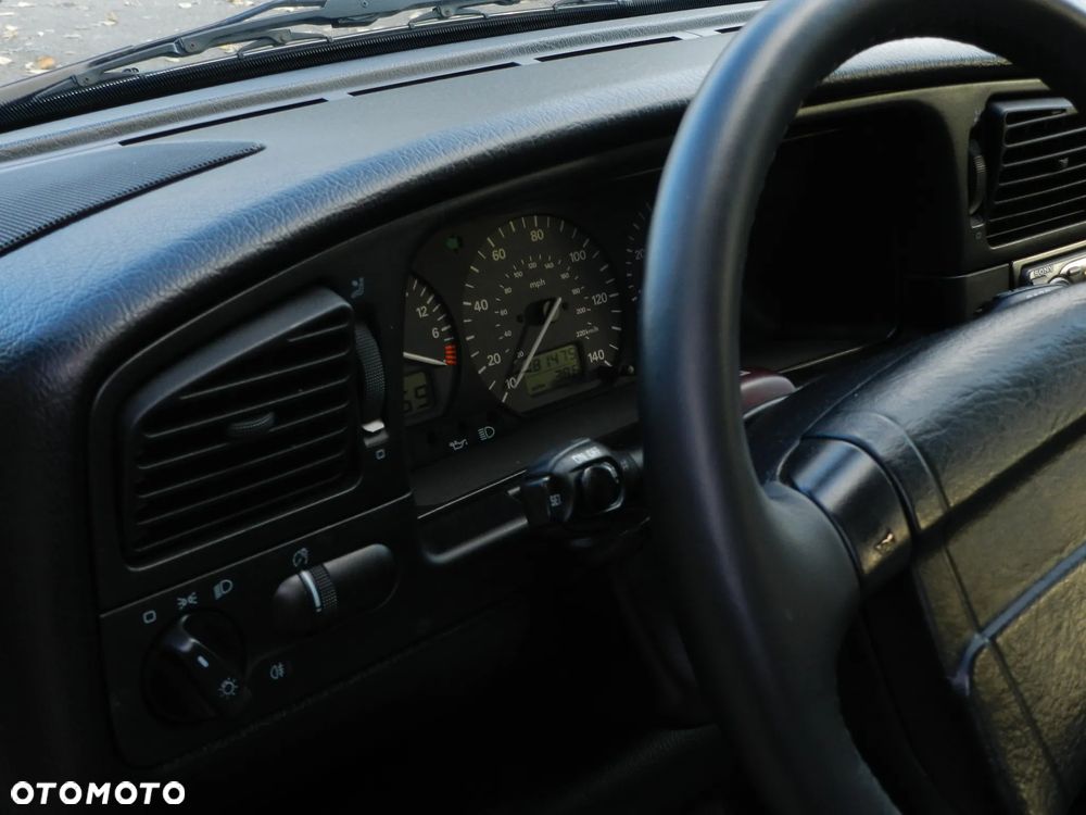 Volkswagen Passat - 24