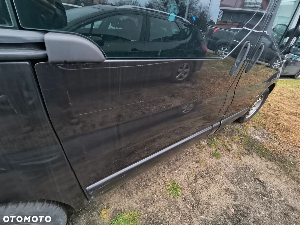 Opel Vivaro Tour - 12