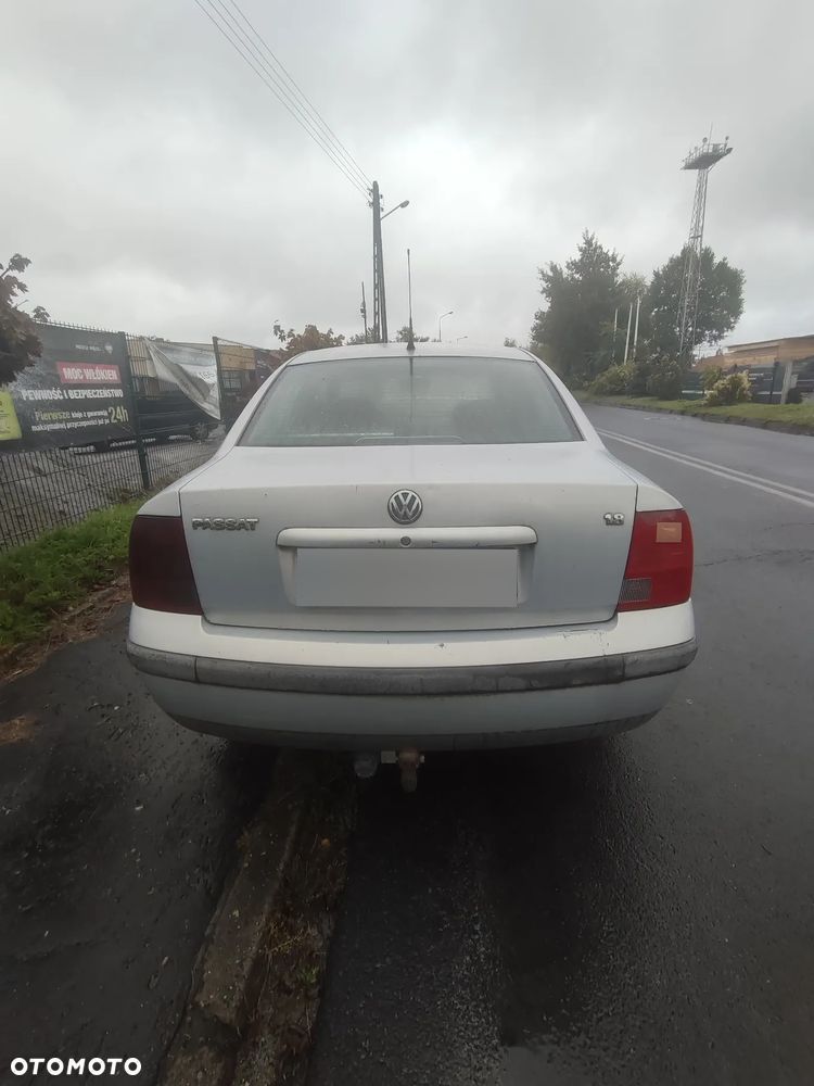 Volkswagen Passat 1.8 - 6