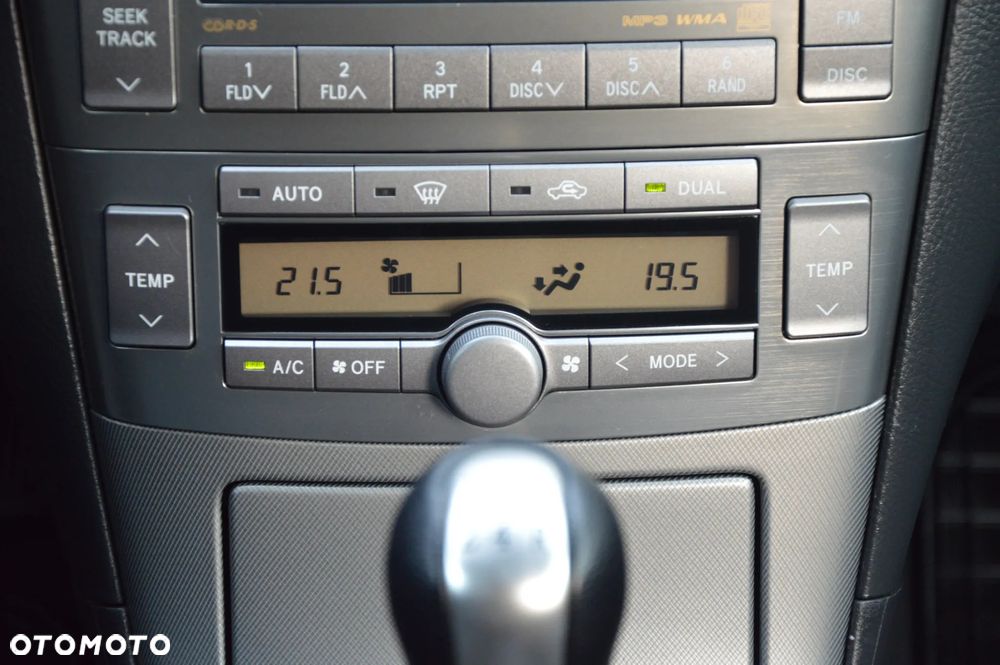 Toyota Avensis 1.8 VVT-i Sol - 27