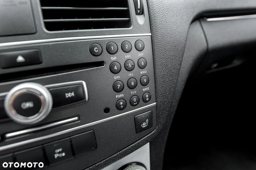 Mercedes-Benz Klasa C 250 CGI Automatik BlueEFFICIENCY Avantgarde - 31