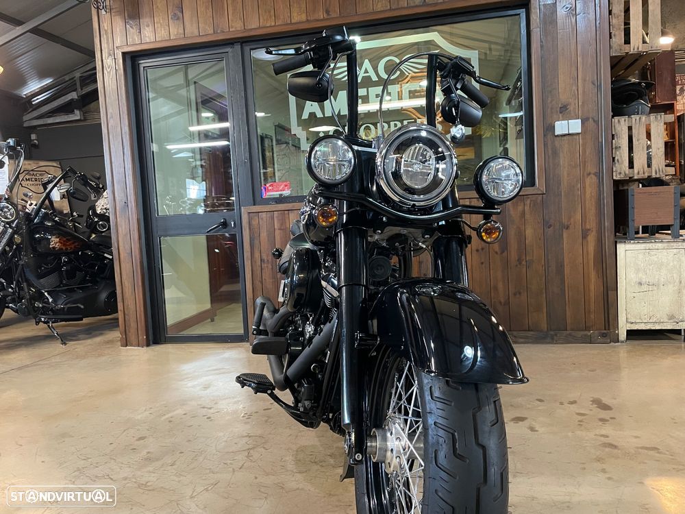 Harley-Davidson Softail FLHCS Heritage Classic 114 - 15