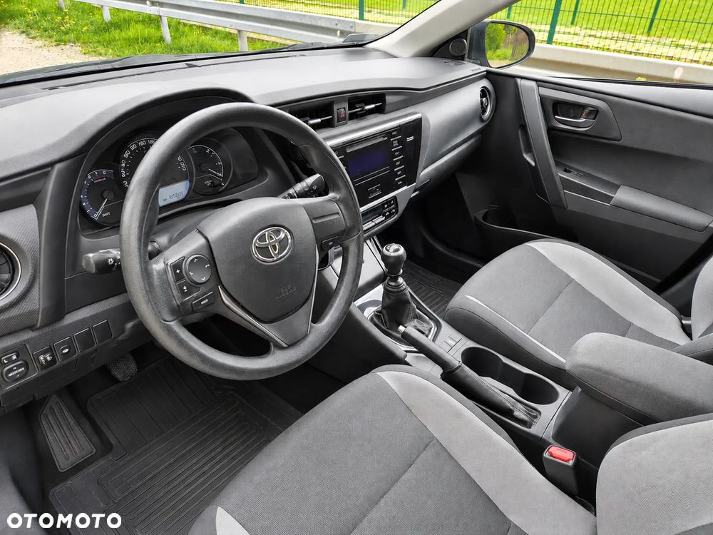 Toyota Auris 1.6 Classic Plus - 11