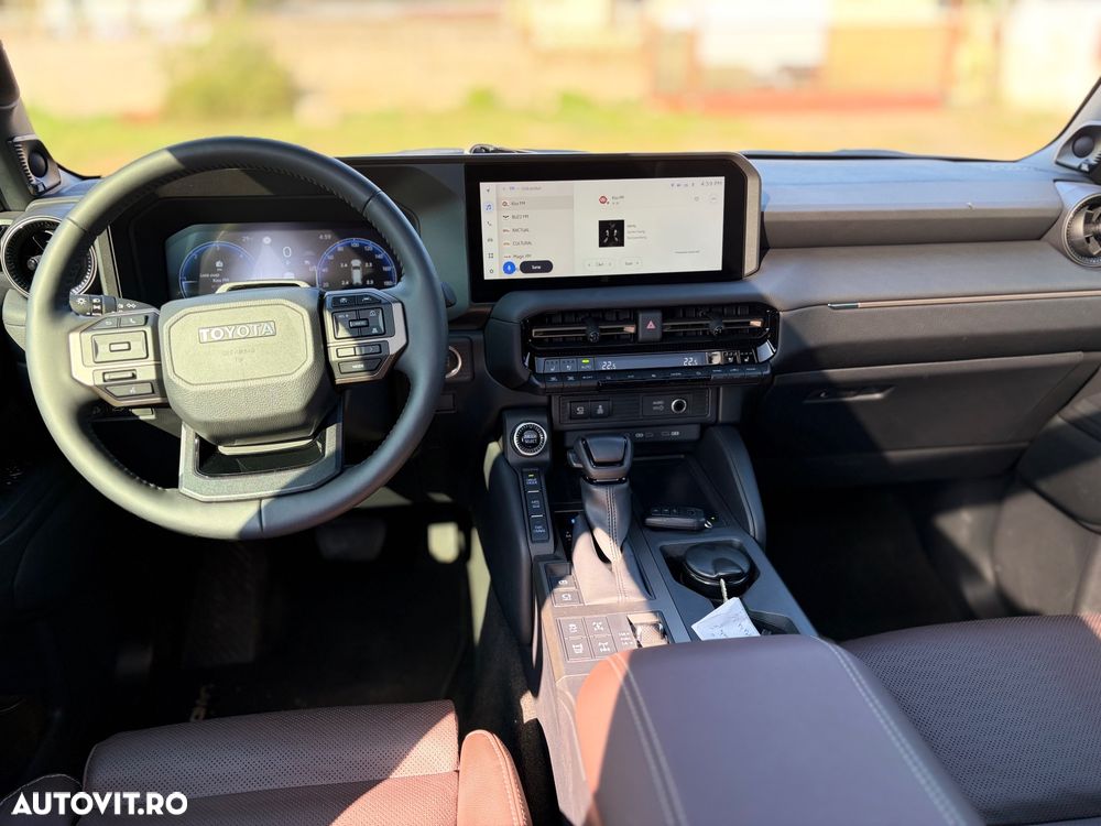 Toyota Land Cruiser 2.8l D-4D 204 CP A/T 7 locuri Luxury AVS Brown - 5