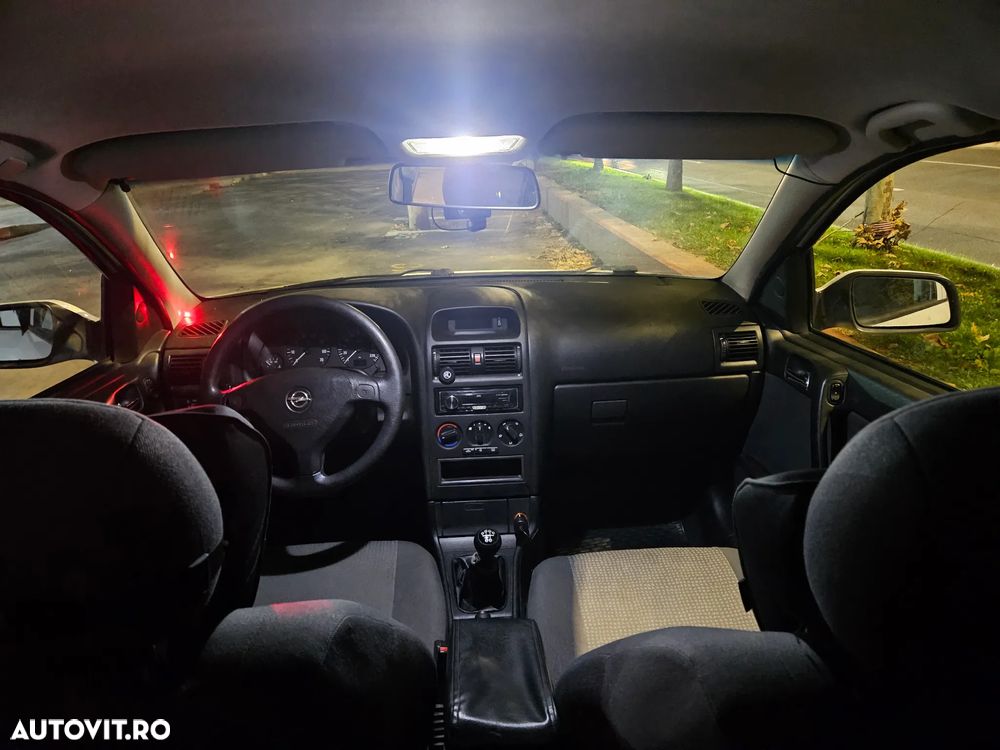 Opel Astra Classic Caravan 1.6i - 13