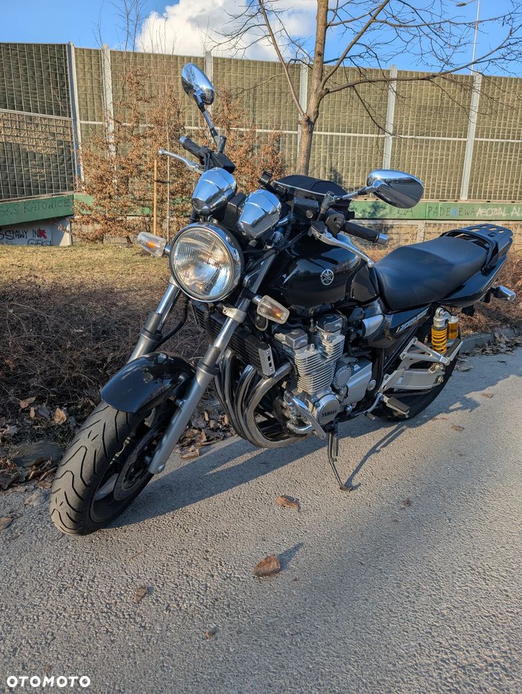 Yamaha XJR - 2