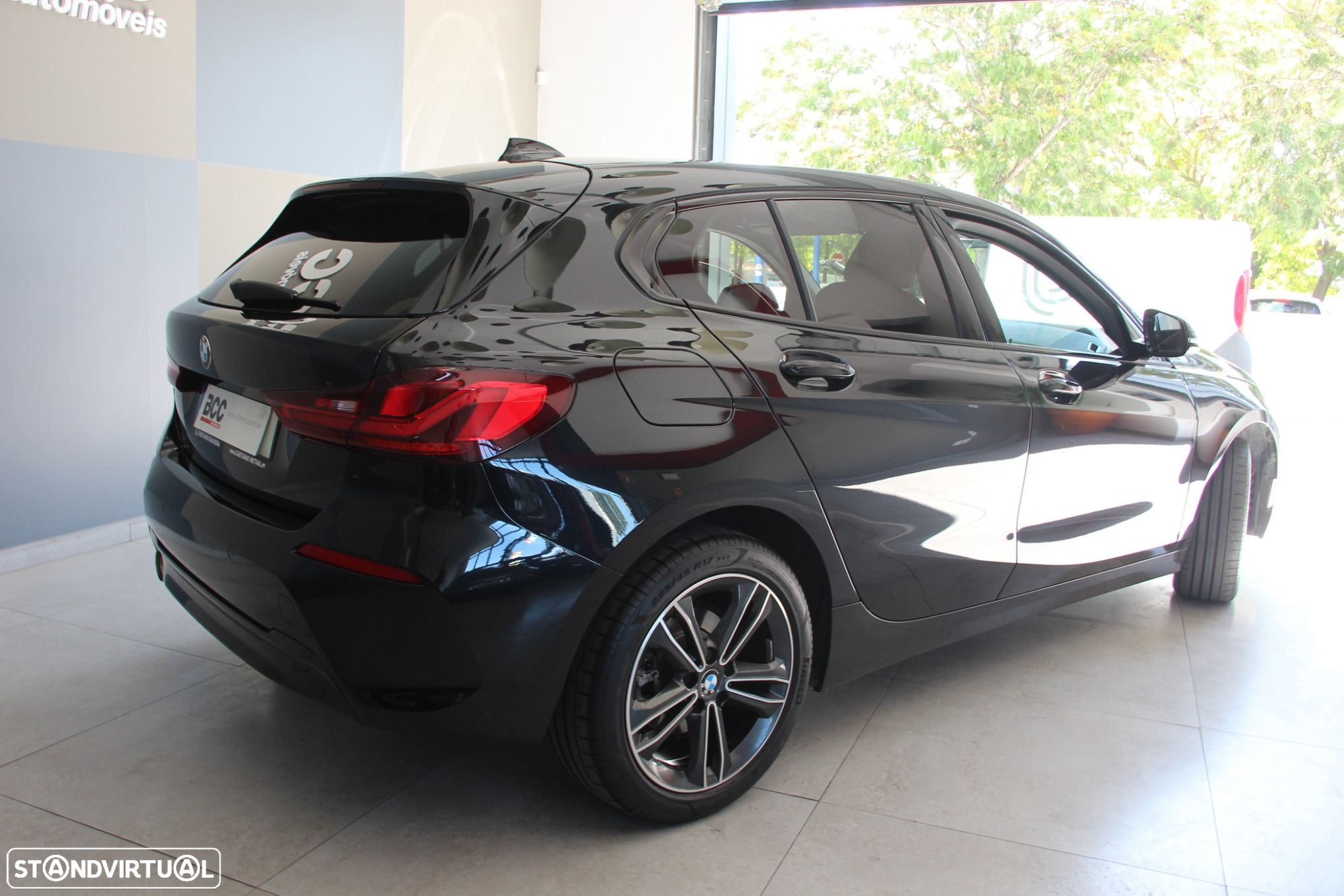 BMW 116 d Line Luxury Auto - 2