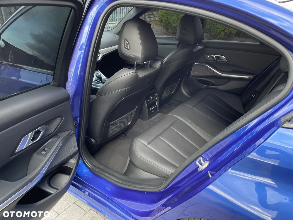 BMW Seria 3 330i xDrive M Sport sport - 11