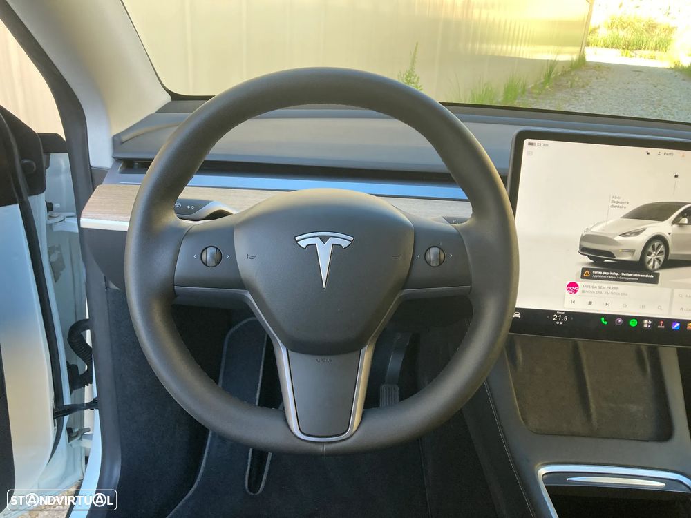 Tesla Model Y RWD - 12