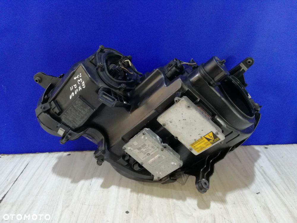 Mercedes E-Klasa W211 lampa reflektor przód prawa Bi-Xenon 2002/2006 - 3