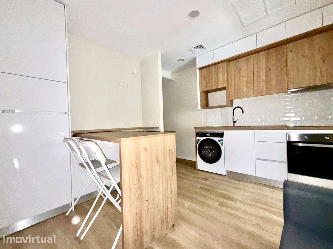 Escritório convertido em apartamento no Centro de Ovar - Grande imagem: 3/16
