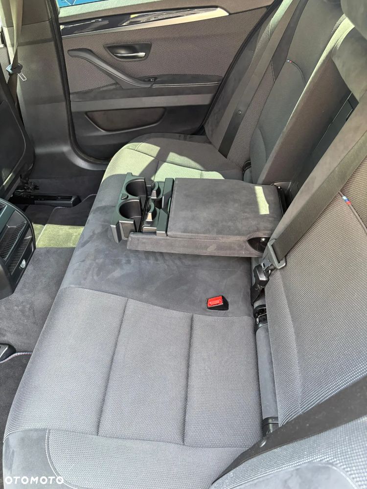 BMW Seria 5 520d xDrive - 15