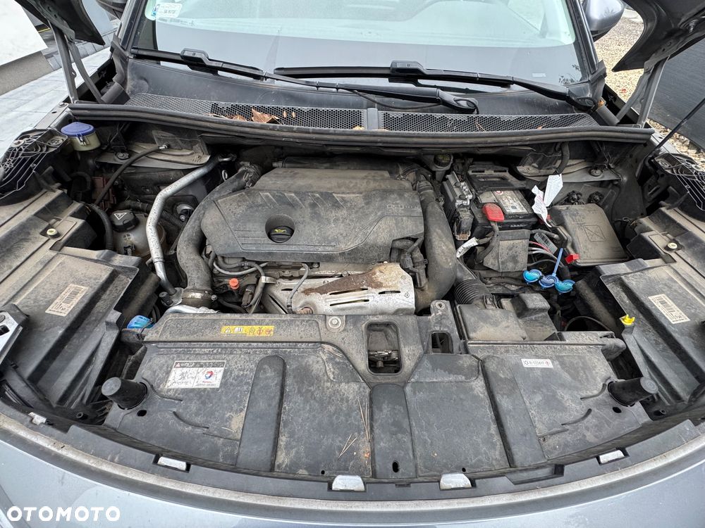 Peugeot 5008 1.6 PureTech Allure S&S EAT8 - 11