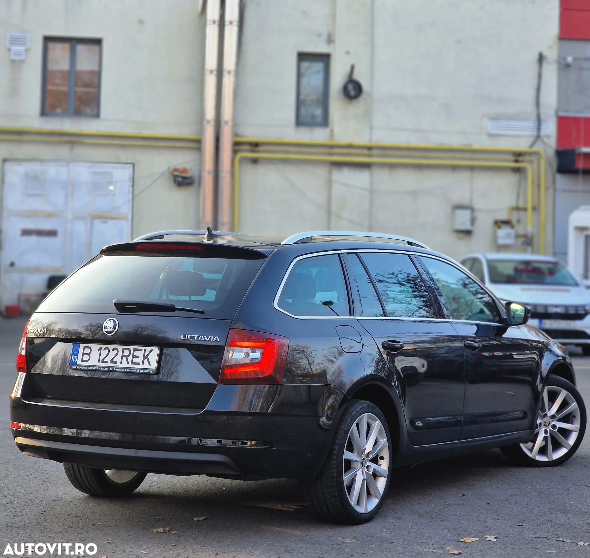 Skoda Octavia Combi Diesel 1.6 TDI DSG Style - 4